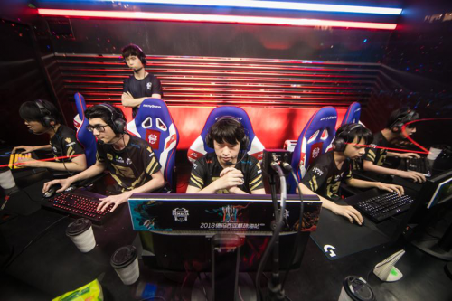 利物浦签约 利物浦签约