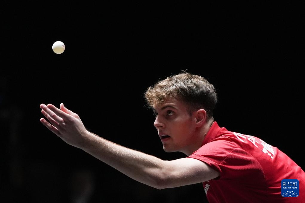 王钰栋在对 王钰栋在对