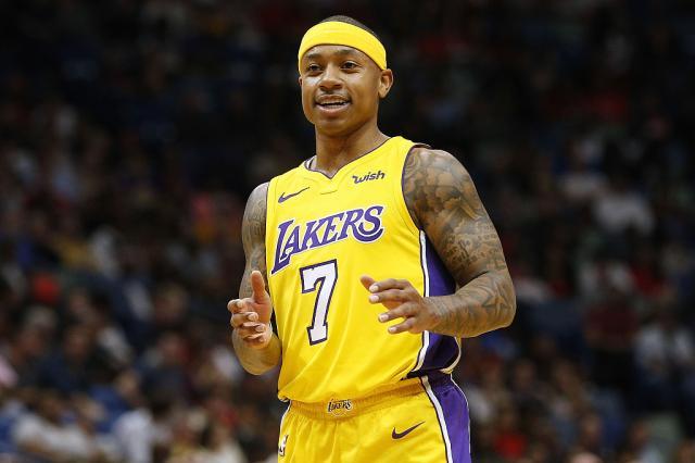 球队通过前 球队通过前