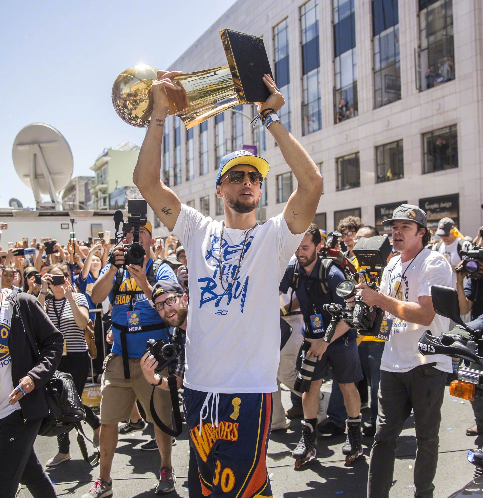 不论严寒酷 不论严寒酷