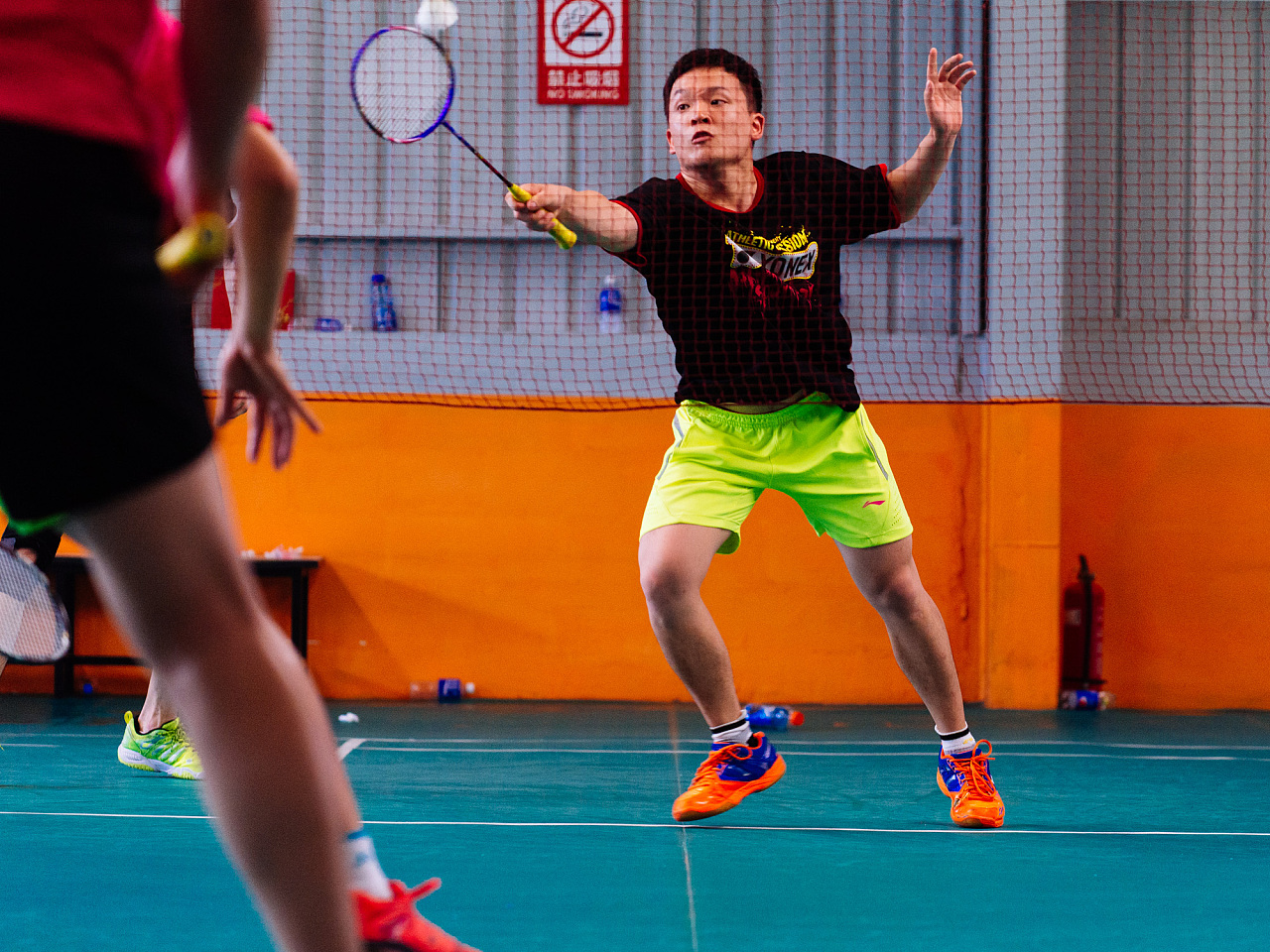 定的两侧4 定的两侧4