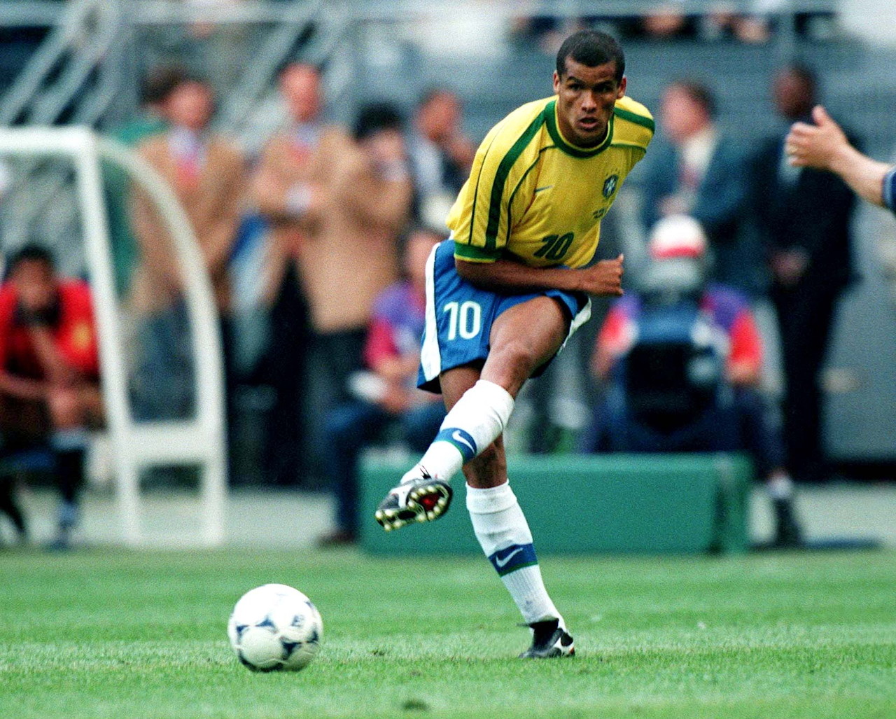 齐达内提出 齐达内提出